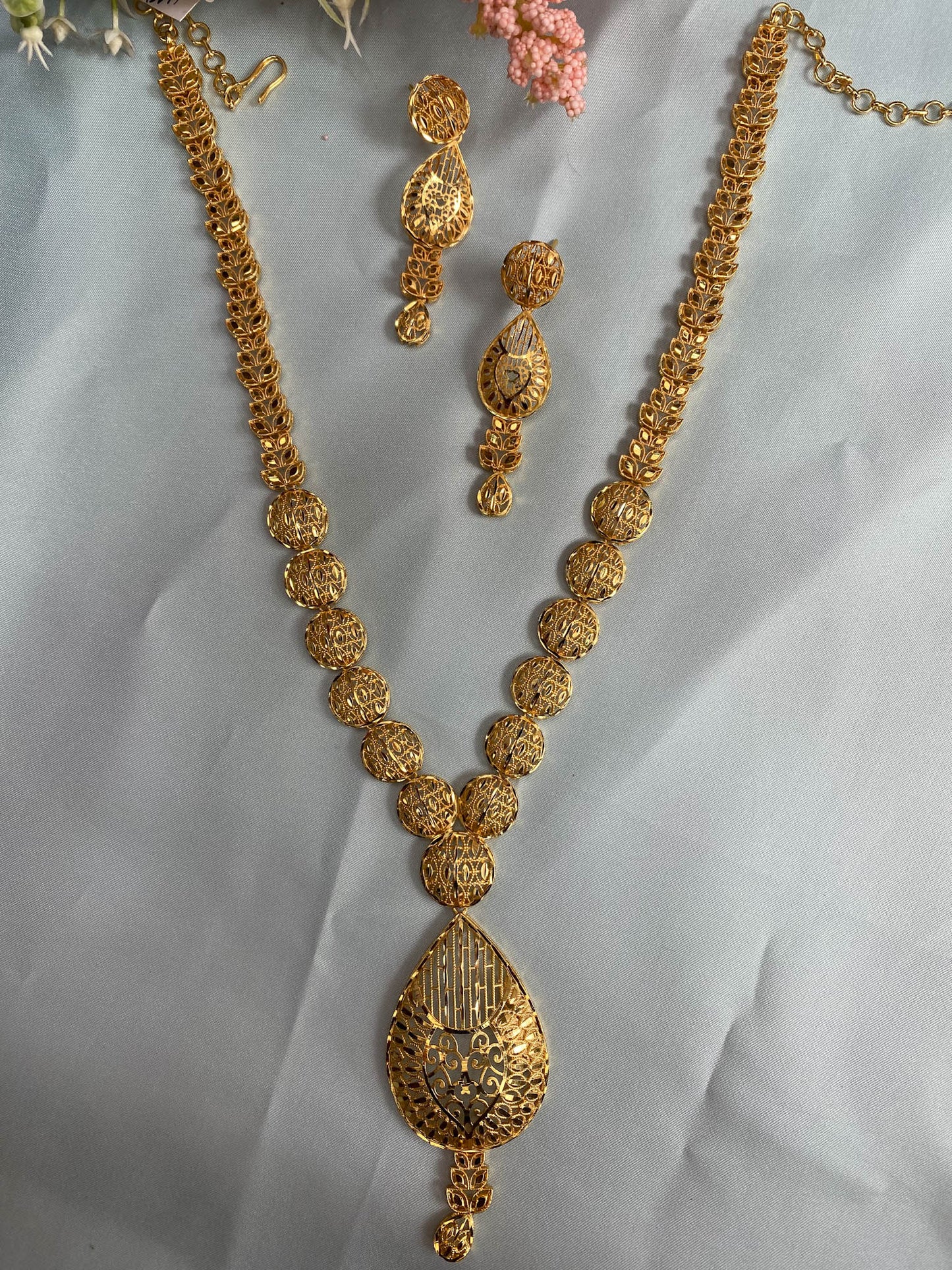 Single line Dubai model