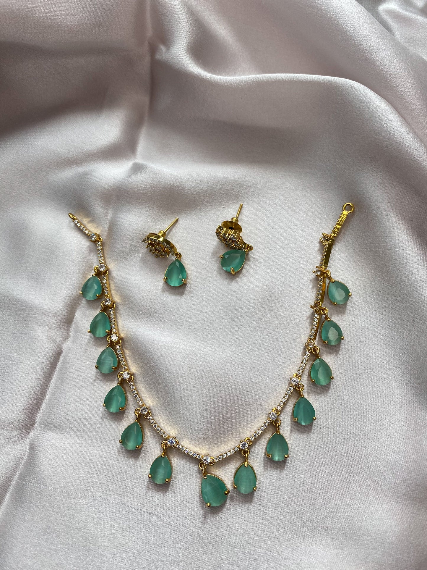 Mint green necklace set