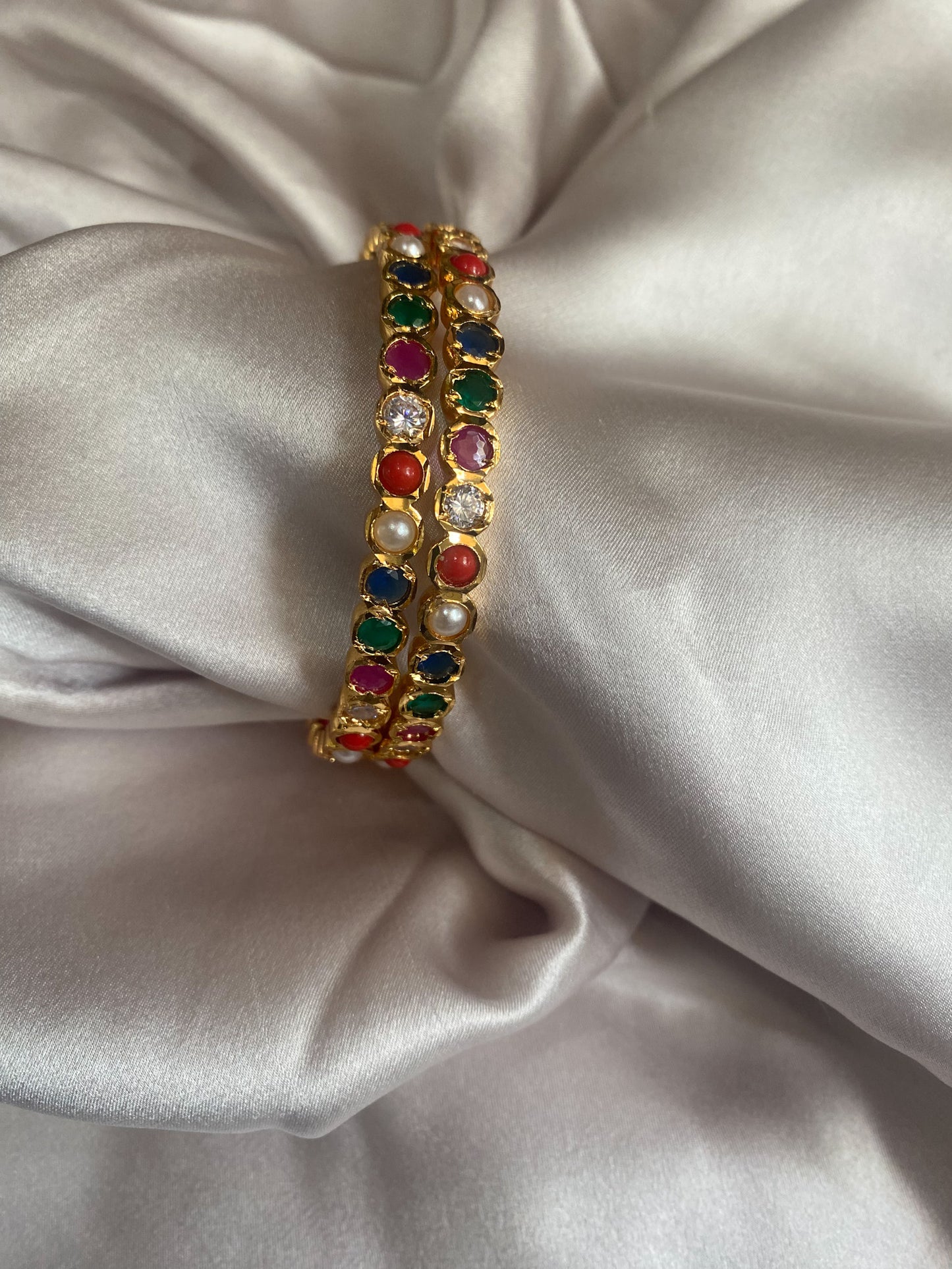 Navaratnam Traditional impone bangles