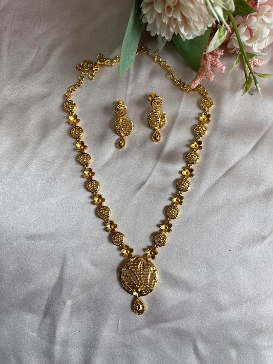 Dubai flower gold necklace