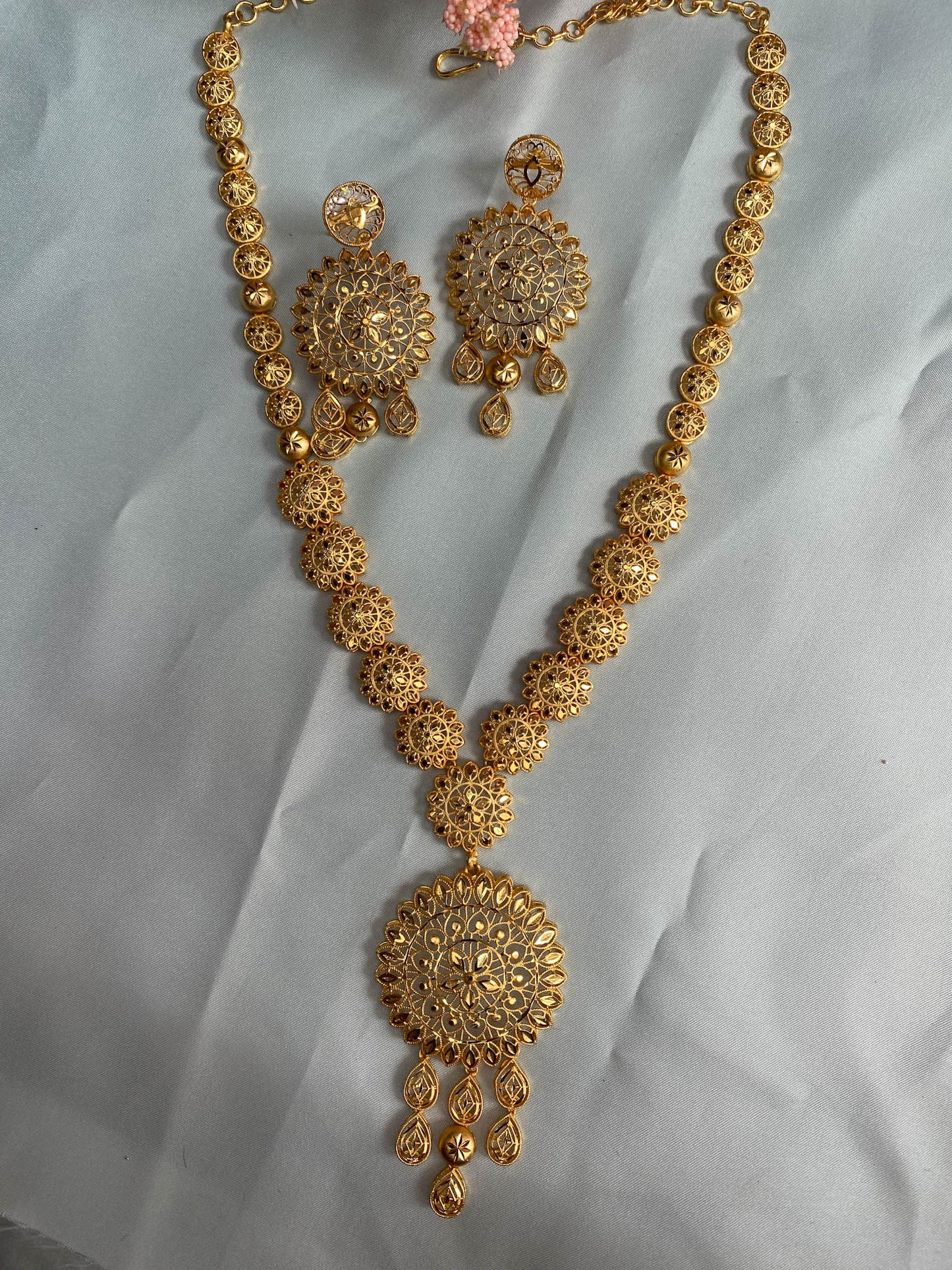 Single line floral model